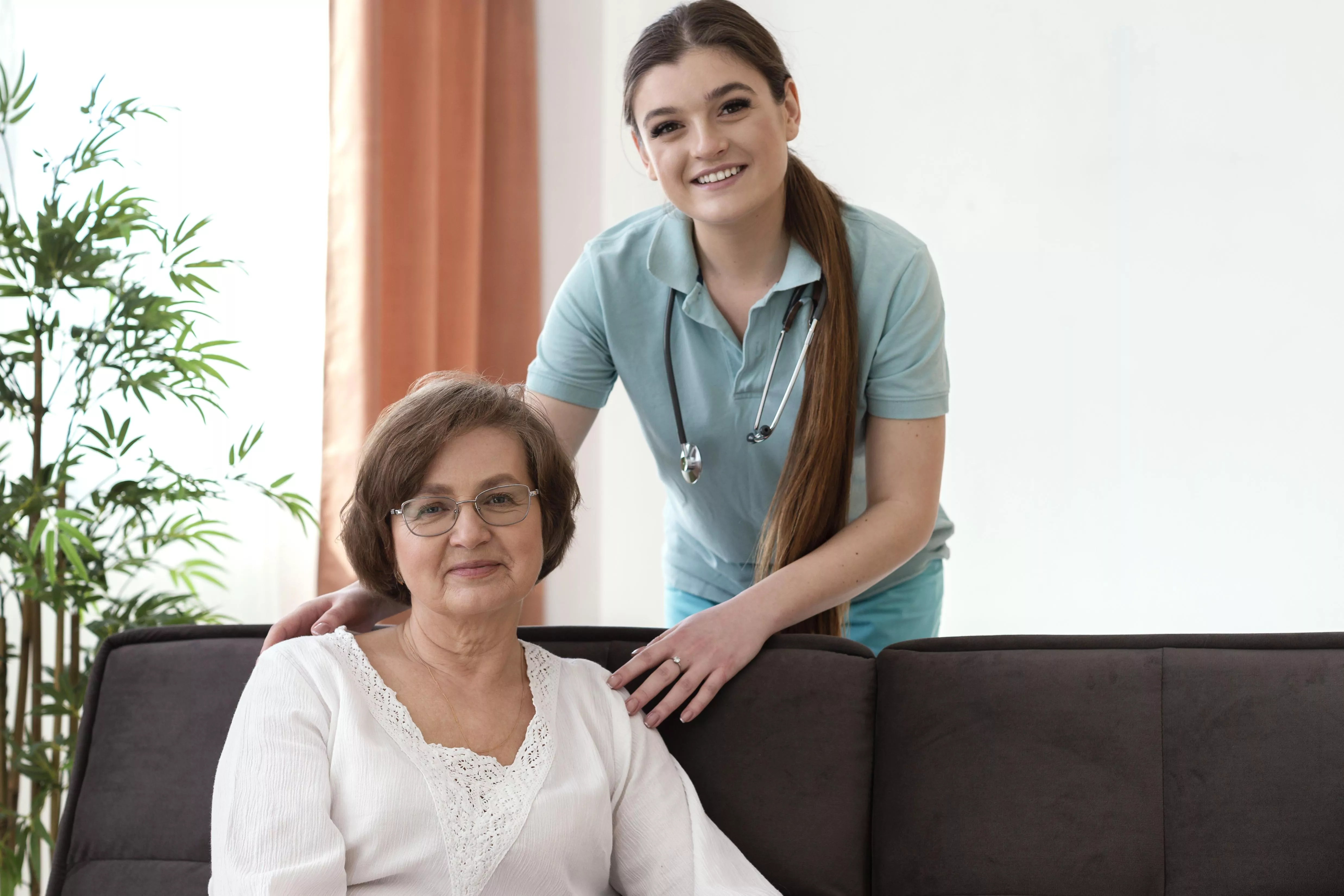 Elderly Care at Home – Senior Citizens ke liye Nurse and Caretaker Services